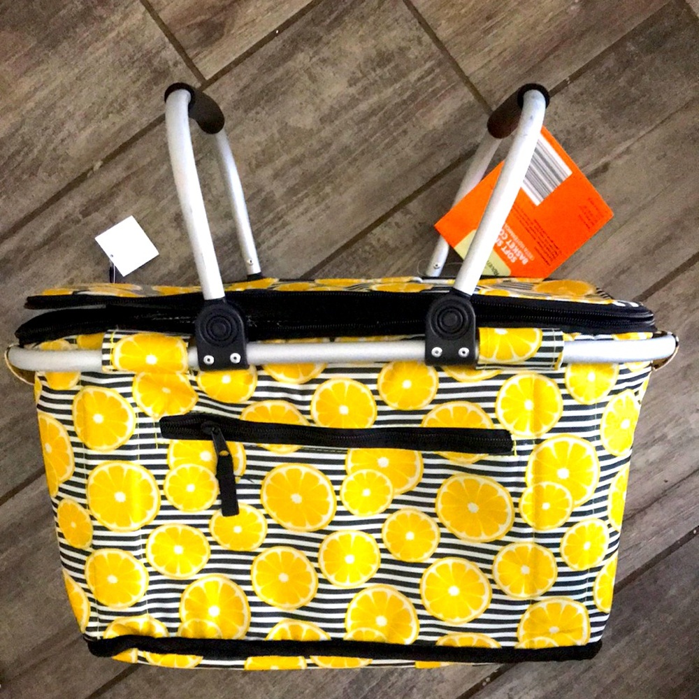 Adventuridge tote. NWT
